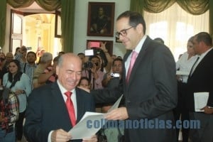 SECRETARIOS RECIBEN TITULARIDAD