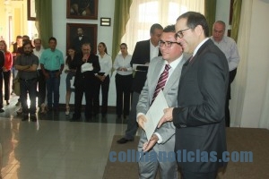 SECRETARIOS RECIBEN TITULARIDAD10