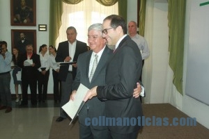 SECRETARIOS RECIBEN TITULARIDAD12