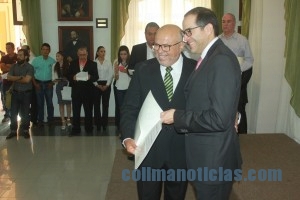 SECRETARIOS RECIBEN TITULARIDAD9