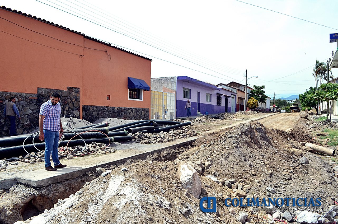 Alcalde de Cuauhtémoc hace recorrido por cabecera municipal le piden