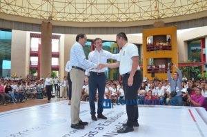 Nuño-entrega de becas 2