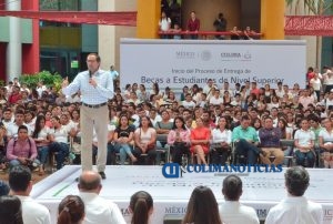 Nuño-entrega de becas 3