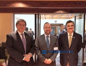 Rector con Jaime Valls Esponda, Pdte ANUIES  y Tonatiuh Bravo, rector UdeG