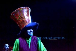 en-manzanillo-se-presento-obra-tis-tis-tas-tas%2c-en-que-mundo-estas-4