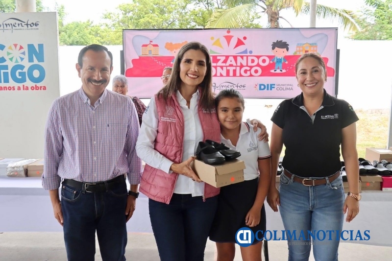 Arranca Margarita Moreno programa para dotar de calzado escolar a niñas