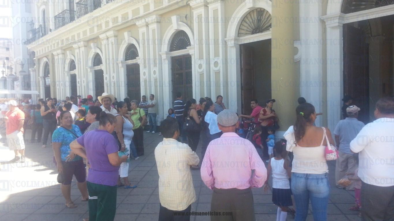 Se Manifiesta Antorcha Campesina En Palacio De Gobierno Colima Noticias 7381