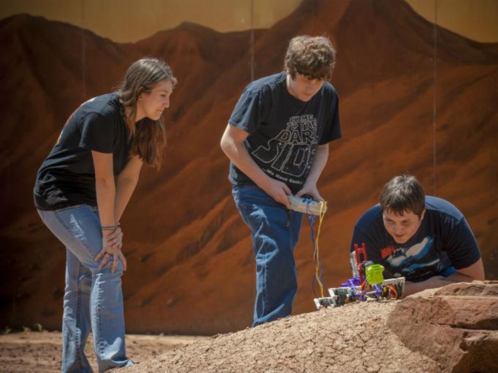 Tres Jóvenes Mexicanos Ganan En Concurso De La NASA | Colima Noticias