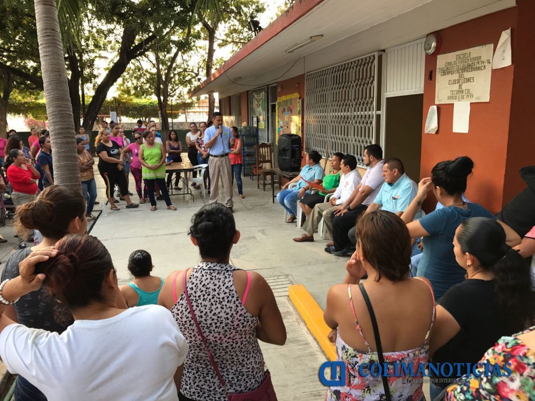 Padres De Familia Se Manifiestan En Escuela Primaria De Tecomán Colima Noticias 2183