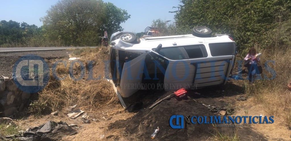 Resulta Ilesa Una Conductora, Tras Volcarse Con Su Camioneta En La ...